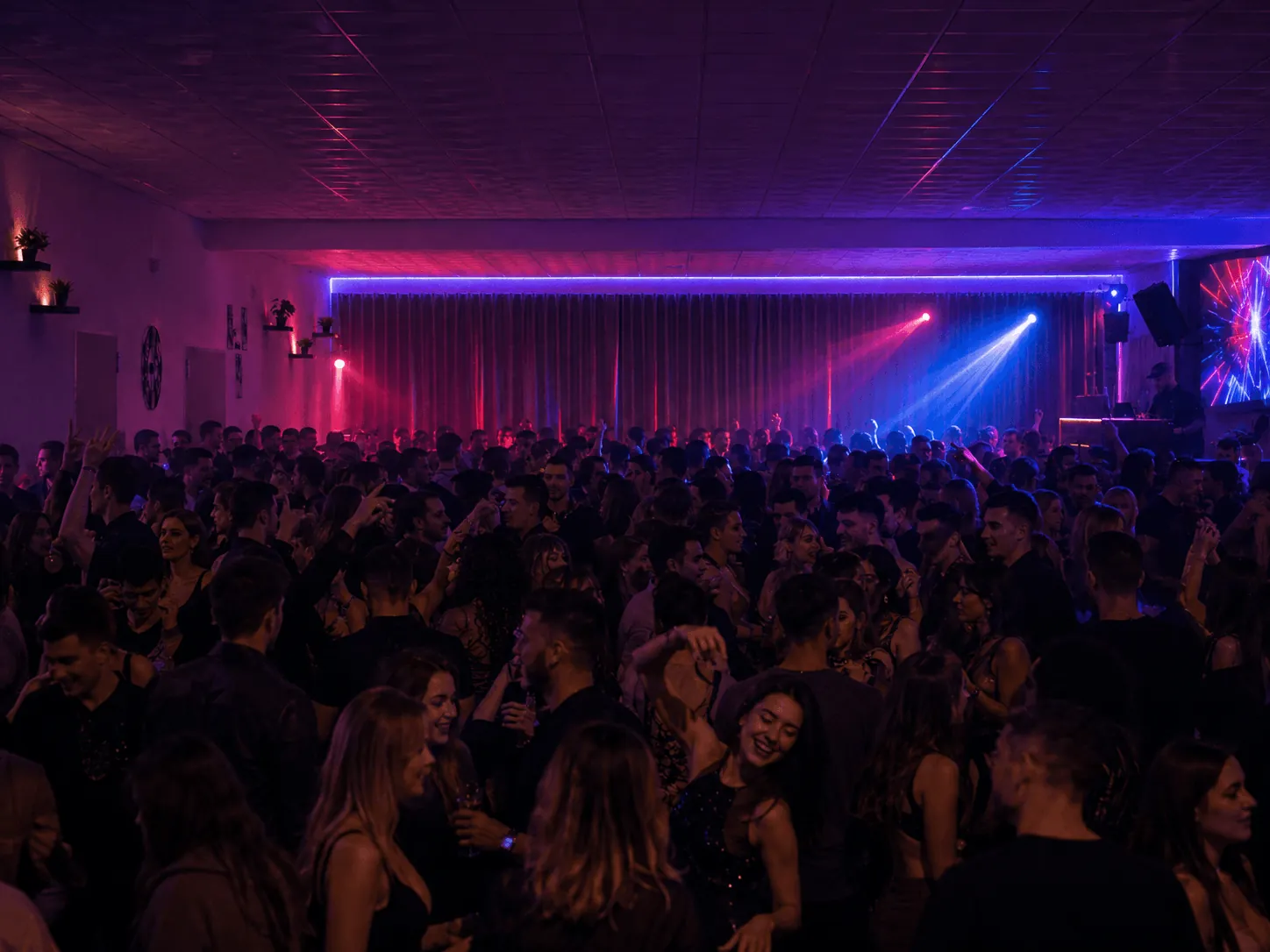 Elaborazione dello scenario «Discoteca e discopub»: mostra un'ipotesi di riuso, non lo stato attuale dei luoghi.